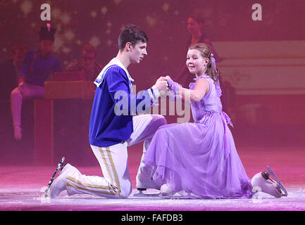 Londres, Royaume-Uni. 28 Dec, 2015. Répétition générale de la 'Imperial Ice Stars - Casse-noisette on Ice" au Royal Albert Hall, Londres le 28 décembre 2015. Casse-noisette sur glace est ouvert au Royal Albert Hall, le lundi 28 décembre 2015 au 2 janvier 2016 Crédit : KEITH MAYHEW/Alamy Live News Banque D'Images