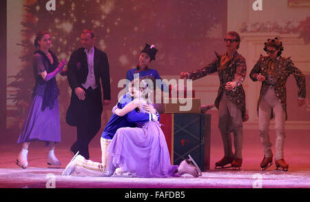 Londres, Royaume-Uni. 28 Dec, 2015. Répétition générale de la 'Imperial Ice Stars - Casse-noisette on Ice" au Royal Albert Hall, Londres le 28 décembre 2015. Casse-noisette sur glace est ouvert au Royal Albert Hall, le lundi 28 décembre 2015 au 2 janvier 2016 Crédit : KEITH MAYHEW/Alamy Live News Banque D'Images