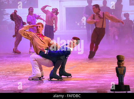 Londres, Royaume-Uni. 28 Dec, 2015. Répétition générale de la 'Imperial Ice Stars - Casse-noisette on Ice" au Royal Albert Hall, Londres le 28 décembre 2015. Casse-noisette sur glace est ouvert au Royal Albert Hall, le lundi 28 décembre 2015 au 2 janvier 2016 Crédit : KEITH MAYHEW/Alamy Live News Banque D'Images