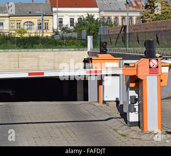 Portes de parking dans la ville Banque D'Images