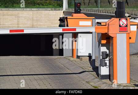 Porte de parking dans la ville Banque D'Images