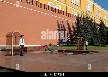 La Tombe du Soldat inconnu sous les murs du Kremlin, Moscou, Russie. Banque D'Images