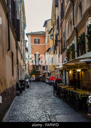 Balade dans la fabuleuse ville éternelle, capitale de l'Italie, Rome. Banque D'Images