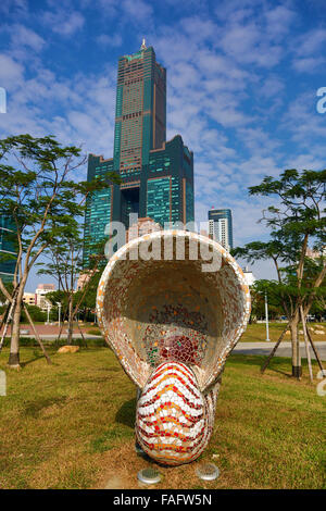 85 Sky Tower Hotel et Singuang Quai du Ferry, Kaohsiung, Taiwan Banque D'Images