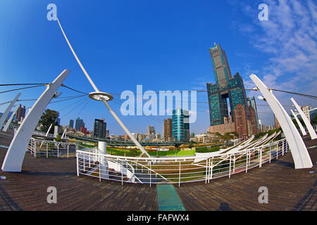 85 Sky Tower Hotel et Singuang Quai du Ferry, Kaohsiung, Taiwan Banque D'Images