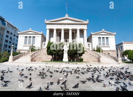 Célèbre édifice de la Bibliothèque nationale de la Grèce à l'avenue Panepistimiou dans la ville d'Athènes en Grèce. Banque D'Images