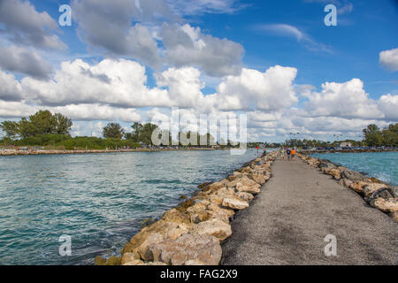 Jetée sud et le golfe de canal Intercoastal Waterway à Golfe du Mexique en Floride Venioe Banque D'Images