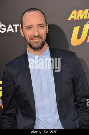 LOS ANGELES, CA - le 18 août 2015 : Tony Hale lors de la première mondiale de son film 'Ultra américain' à l'Ace Hotel Downtown. Banque D'Images