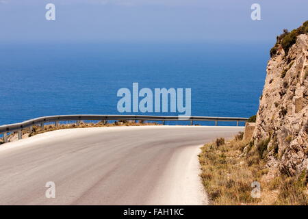 Route de Kefallinia (Assos, Céphalonie, Kefalonia) Banque D'Images