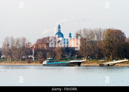 Voir l'université de Mannheim, avec l'église et du Rhin Ursulinen Banque D'Images