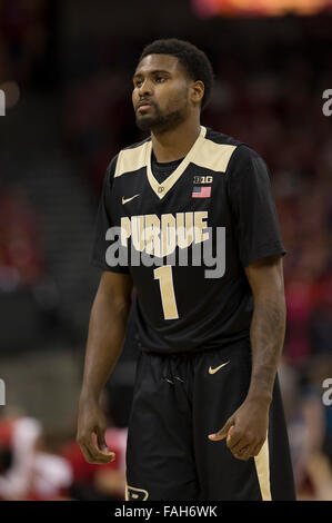 Madison, WI, USA. Dec 29, 2015. Purdue Boilermakers guard Johnny Hill # 1 au cours de la jeu de basket-ball de NCAA Purdue Boilermakers entre le et le Wisconsin Badgers au Kohl Center à Madison, WI. Purdue a défait le Wisconsin 61-55. John Fisher/CSM/Alamy Live News Banque D'Images