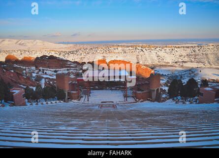 Amphithéâtre Red Rocks surplombant en hiver. Banque D'Images