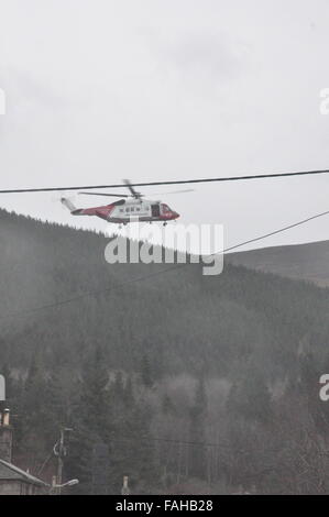 Les images prises au cours de l'évacuation de Ballater, 2015 Frank pendant une tempête, inondation, Village Banque D'Images