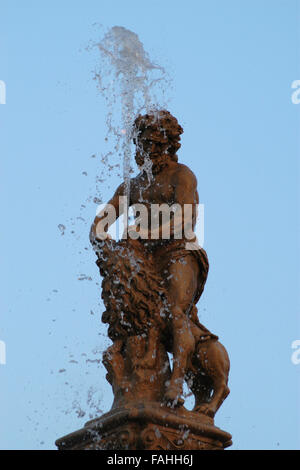 Fontaine Samson à Premysl Otakar II Square en Bohême du Sud, Ceske Budejovice, République tchèque. Banque D'Images