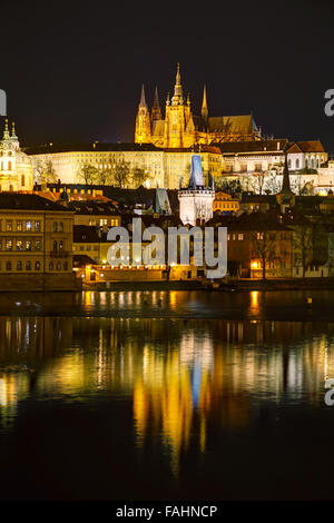 Aperçu de Prague, République tchèque dans la nuit Banque D'Images