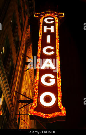 CHICAGO - 7 SEPTEMBRE : Chicago Theater en néon le 7 septembre 2015 à Chicago, IL. Banque D'Images