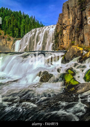 Cascades, la Mesa Falls partie de la Teton Scenic Byway, Henrys Fork de la Snake River, New York, USA Banque D'Images