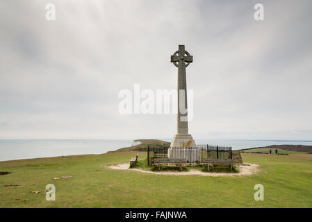 La croix de pierre monument à Tennyson Tennyson sur l'île de Wight, Royaume-Uni Banque D'Images