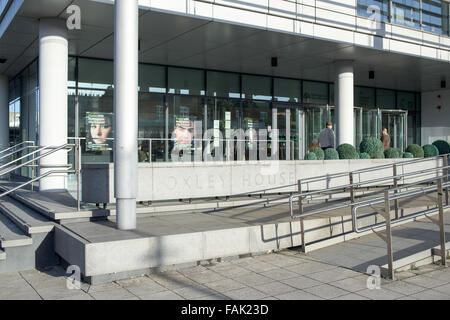 Nottingham, Royaume-Uni. 31 Décembre, 2015. Camping de la rue sur la rue Station ont été données jusqu'au lundi 4 janvier 2016 pour effacer des tentes et se déplacer sur.Aujourd'Nottingham City council a obtenu une ordonnance du tribunal jugeant le site illegal . La Rough Sleepers demandent de bâtiment vide d'être ouvert pendant les mois d'hiver pour les sans-abri, le conseil a déclaré que toutes les personnes sans-abri sur la rue station ont été offerts l'hébergement qui a été refusé.(Photo)Nottingham City council Loxley bureaux chambre. Crédit : Ian Francis/Alamy Live News Banque D'Images