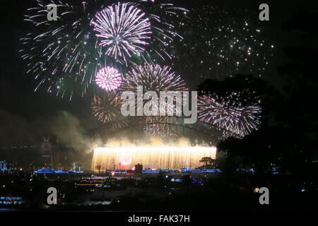 D'artifice du Nouvel An , Sydney, Australie le 31 décembre 2015 Banque D'Images