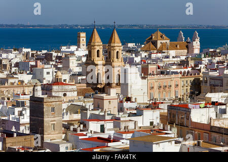Skyline,Eglise de San Antonio et Carmen church,Cádiz, Andalousie, Espagne Banque D'Images