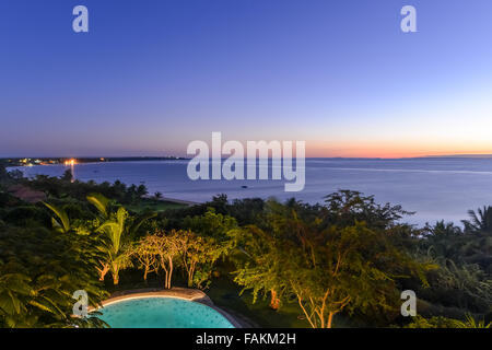 Tofo Beach à Vilankulo, le Mozambique au lever du soleil. Banque D'Images