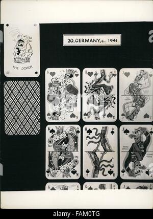 1968 - une propagande de guerre allemand ensemble de cartes à jouer à l'ordre de Hitler après son attaque sur la Russie (note Staline comme le Joker), le Roi de coeur est M. Eden se parfumer avec le parfum de la Victoire '''' et ''Eau De Dunkerque' et de l'eau de Narvik''. La reine de coeur est Britannia sacrifier l'objet de couleur des courses pour son amour de l'or. Le roi de Pique est M. Churchill lui-même plummimg dans Union Jack Vêtements illustré dans le miroir pour être très en lambeaux. La dame de pique de Britannia avec sa lampe poison montré comme ''news Chronicle'', ''Times'', et ''Photo Post'' et ''Reuters' (Cr Banque D'Images