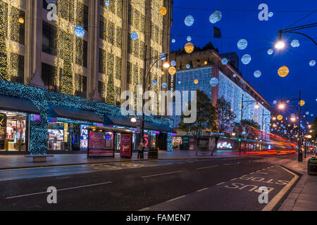 Les lumières de Noël sur Oxford Street, London, UK Banque D'Images