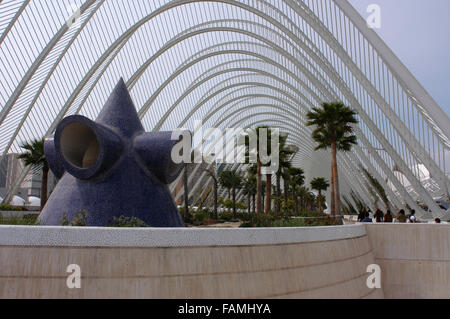 L'umbracle - un espace paysagé à pied dans la ville des arts et des Sciences à Valence en Espagne. Banque D'Images