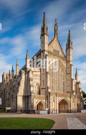 Après-midi d'été à la cathédrale de Winchester, Hampshire, Angleterre. Banque D'Images