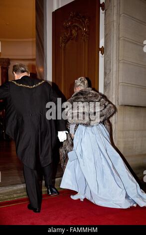 La reine Margrethe du Danemark et le Prince consort Henrik assister au banquet du Nouvel An à Christian VII ?s d'Amalienborg, le palais, Copenhague, 1 janvier 2016. Photo : Albert Nieboer/pre/ - AUCUN FIL SERVICE - Banque D'Images