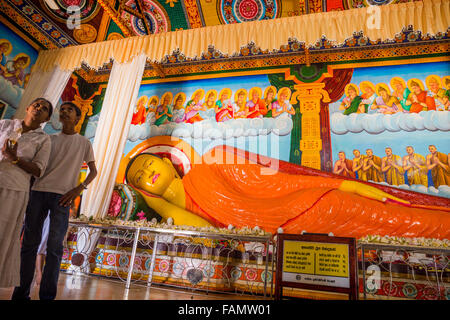 Dagoba Jetavanarama anciennes en brique rouge, un énorme stupa à Anuradhapura, Sri Lanka, Asie Banque D'Images