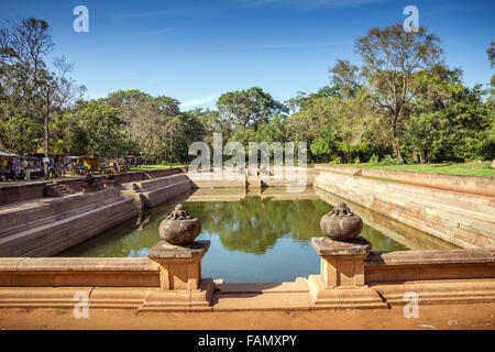 Kuttam Pokuna (lits étangs), Anuradhapura, UNESCO World Heritage Site, North Central Province, Sri Lanka, Asie Banque D'Images