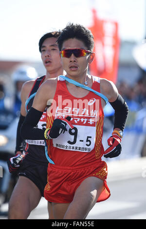 La Préfecture de Gunma Goverment, Gunma, au Japon. 1er janvier 2016. Masato Imai (), le 1 er janvier 2016 - Nouvel An : Ekiden Ekiden 2016 60th All Japan Industrial Ekiden Race Start & but à la Préfecture de Gunma Goverment, Gunma, au Japon. Credit : AFLO SPORT/Alamy Live News Banque D'Images