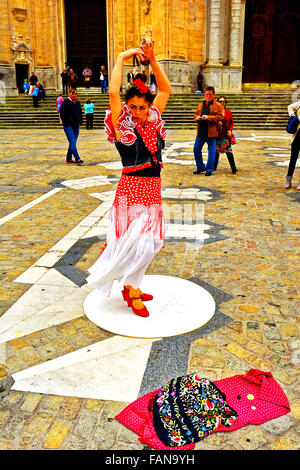 La Cathédrale de Cadix Espagne plaza et flamenco dancer Banque D'Images