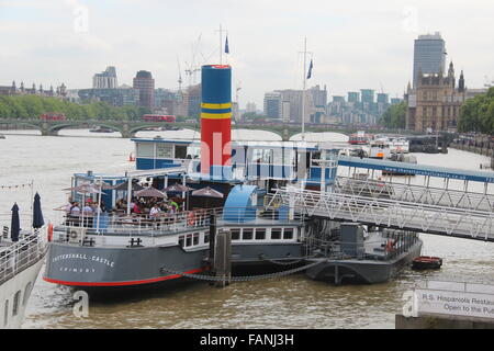 Navire à vapeur TATTERSHALL CASTLE MAINTENANT UN RESTAURANT SUR LA TAMISE À LONDRES Banque D'Images