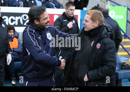 Macron Stadium, Bolton, Royaume-Uni. 09Th Jan, 2016. Skybet championnat. Bolton Wanderers contre Huddersfield Town Neil Lennon, manager de Bolton Wanderers serre la main de David Wagner, manager de Huddersfield Town : Action Crédit Plus Sport/Alamy Live News Banque D'Images