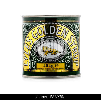 Tin de Lyles Golden Syrup sur fond blanc Banque D'Images