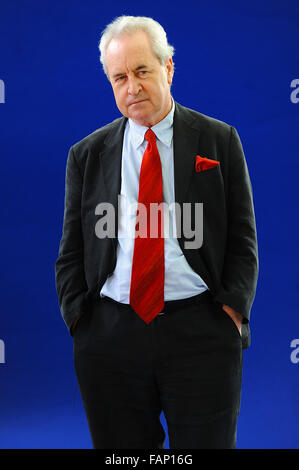 Auteur John Banville pose pour des portraits à la Edinburgh International Book Festival à Édimbourg, en Écosse, en août 2013. Banque D'Images