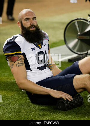 Phoenix, Arizona, USA. 2 Jan, 2016. West Virginia Mountaineers P Nick O'Toole # 91 lors de l'établissement Motel 6 Cactus Bowl NCAA football match entre le West Virginia Mountaineers et l'Arizona State Sun Devils à Chase Field à Phoenix, AZ. La Virginie de l'Ouest bat Arizona State 43-42. Justin Cooper/CSM/Alamy Live News Banque D'Images