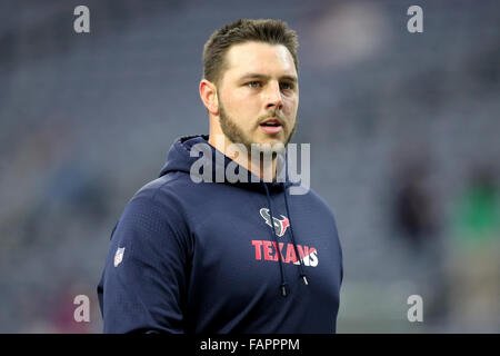 Houston, TX, USA. 06Th Jan, 2016. David garde des Houston Texans (Quessenberry, 77 blessés) observe l'échauffement avant l'arborant NFL match de saison régulière entre les Houston Texans et les Jacksonville Jaguars de NRG Stadium à Houston, TX. Image Crédit : Erik Williams/Cal Sport Media/Alamy Live News Banque D'Images