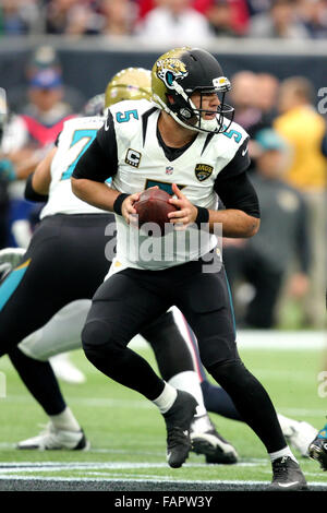 Houston, TX, USA. 06Th Jan, 2016. Jacksonville Jaguars quarterback Blake Bortles (5) revient à passer au cours du premier trimestre de la saison régulière de la NFL entre le jeu et le Houston Texans Jacksonville Jaguars de NRG Stadium à Houston, TX. Image Crédit : Erik Williams/Cal Sport Media/Alamy Live News Banque D'Images