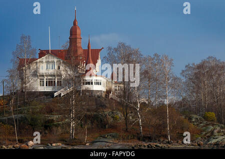 La baie de Töölönlahti, le centre d'Helsinki, Finlande, Europe. Certaines des maisons qui entourent la baie de Töölönlahti. Le parc autour de Töölönlahti Banque D'Images