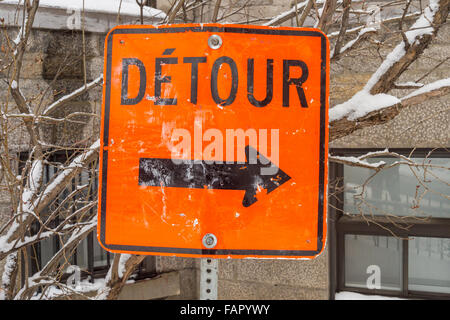 Un chemin de détour sign in Québec, Canada Banque D'Images