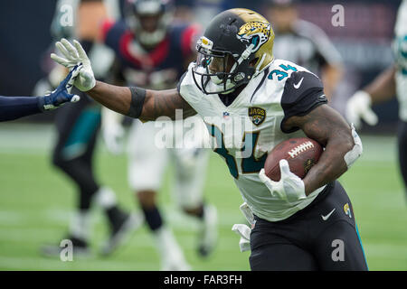 Houston, Texas, USA. 3 janvier, 2016. Jacksonville Jaguars running back gris Jonas (34) porte la balle au cours du 4e trimestre d'un match de la NFL entre les Houston Texans et les Jacksonville Jaguars à NRG Stadium à Houston, TX le 3 janvier 2016. Credit : Trask Smith/ZUMA/Alamy Fil Live News Banque D'Images