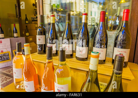 Magasin de vins et de l'affichage en Provence, France Banque D'Images