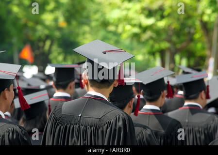 Retour des diplômés au cours de l'ouverture Banque D'Images