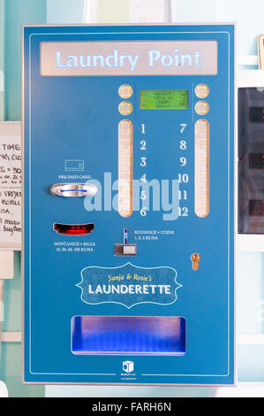 Post it avec Rétroaction et commentaires de clients lors d'une laverie à Dubrovnik en Croatie. Banque D'Images