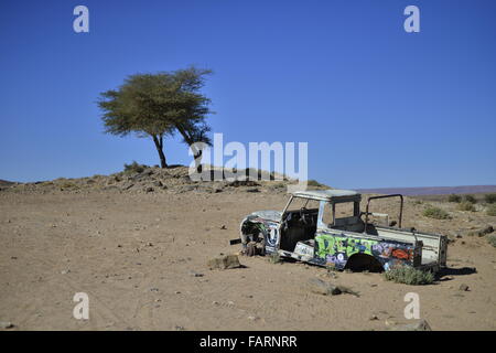 Nice vintage voiture tout terrain au Maroc près de Mhamid Banque D'Images