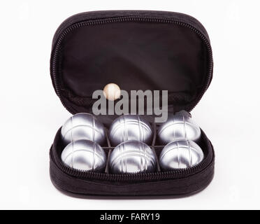 Jeu de pétanque avec six balles de métal dans étui noir Banque D'Images